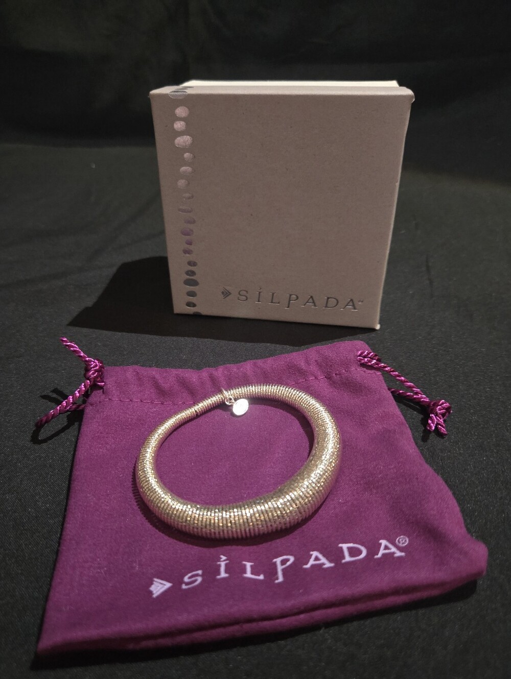 NIB Silpada Stretch Bracelet | Original Box & Pouch | Classic Ribbed Design - Picture 4 of 8